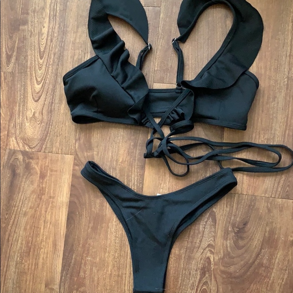 Rubbed scrunch butt wrap bikini